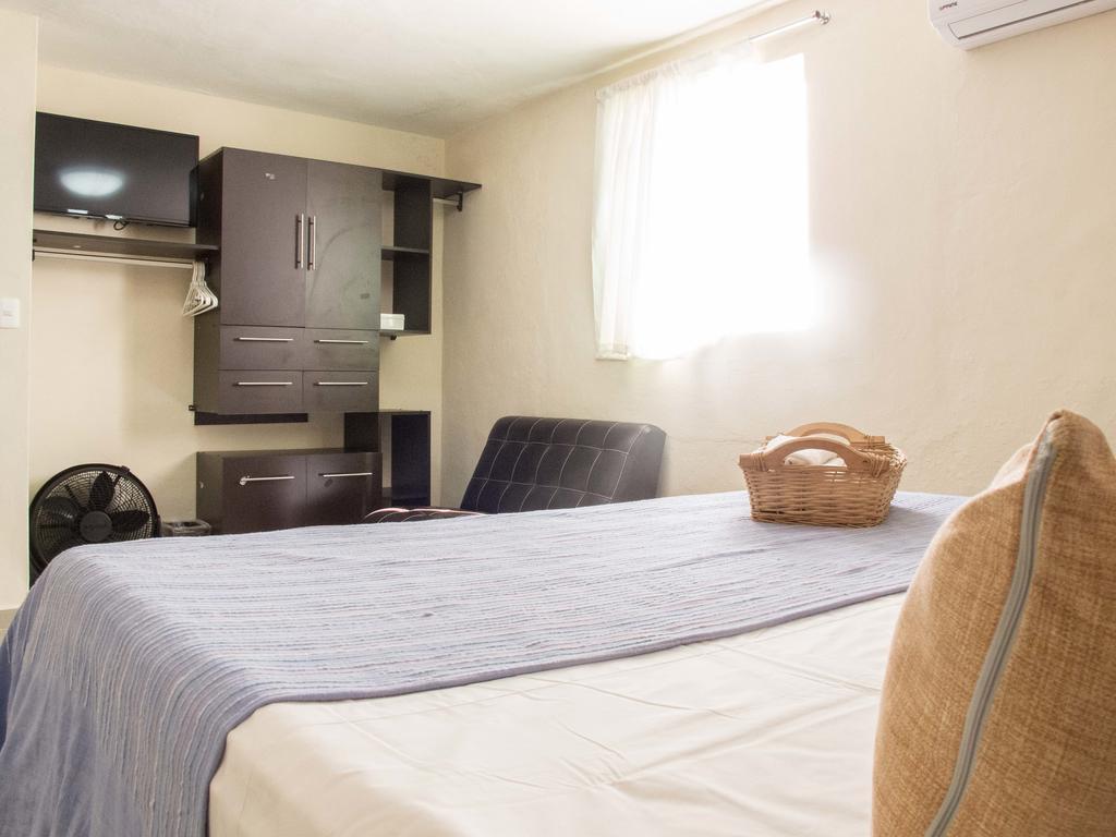 Whyz 4 You Private Rooms Puerto Morelos Szoba fotó